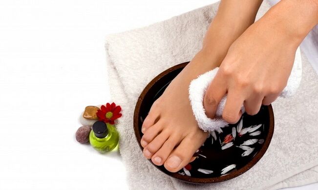 poultice for fungus on the skin of the feet